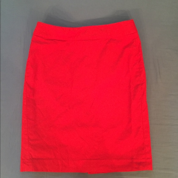Red Banana Republic summer pencil skirt // Size 2 - Picture 2 of 4